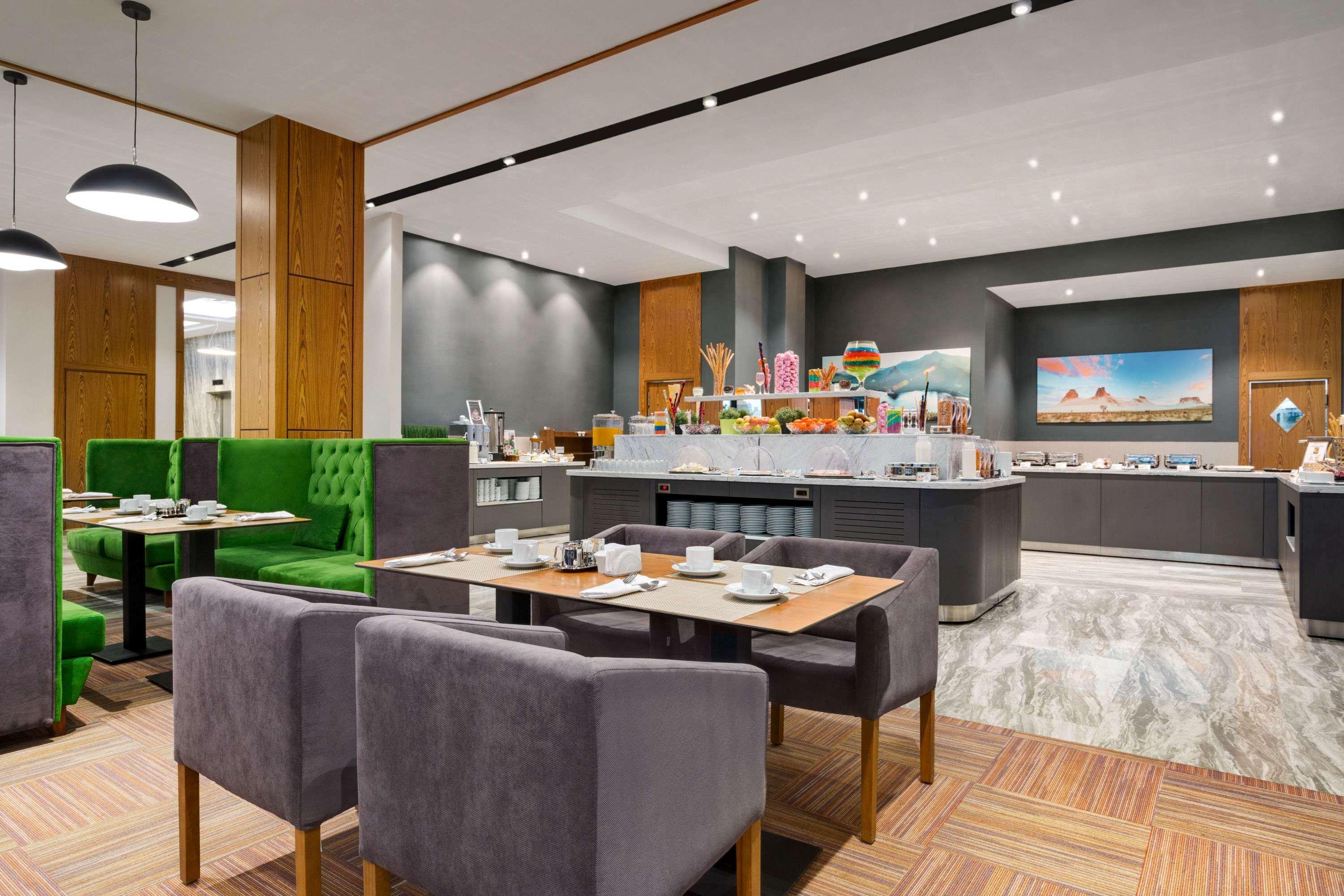 होटल Wyndham Garden Nur-Sultan (Astana)